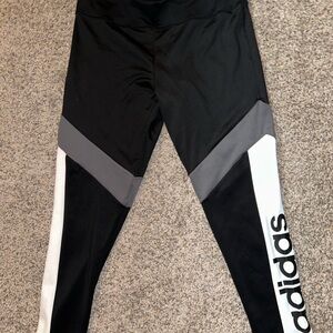 Black and white high waisted leggings